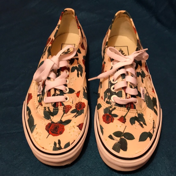 Vans Sneakers Authentic Style VN0A38EMUKO - Picture 1 of 13